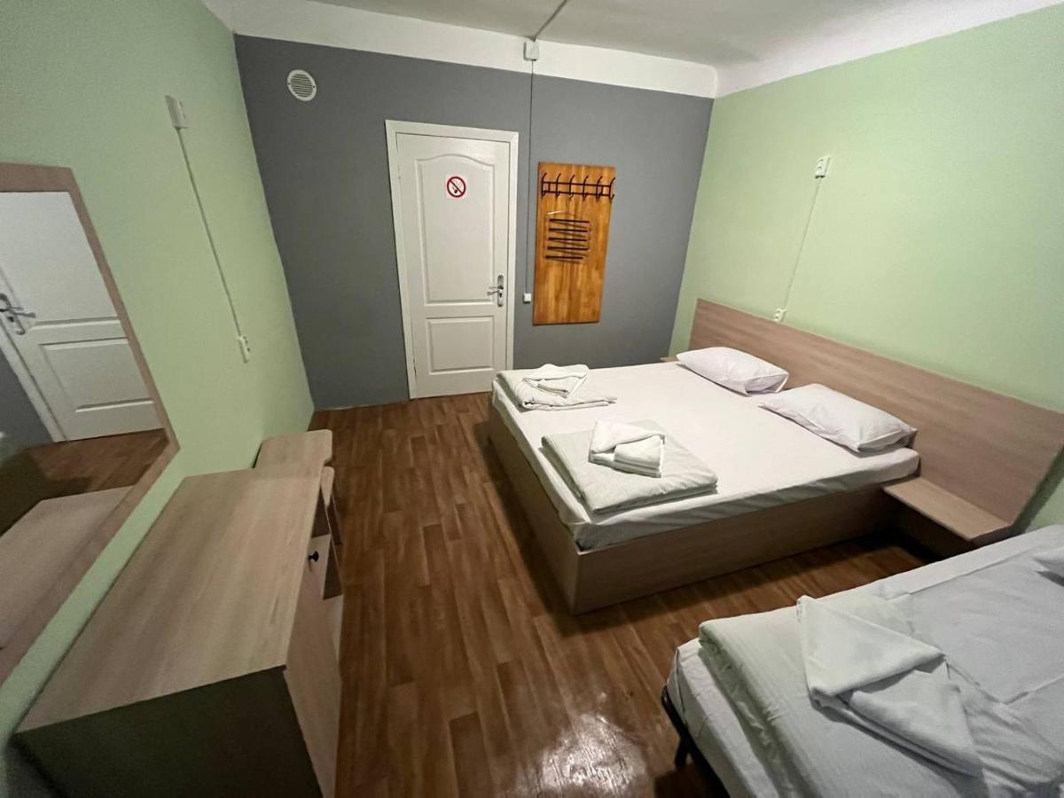 Fox Hostel Kiev Extérieur photo