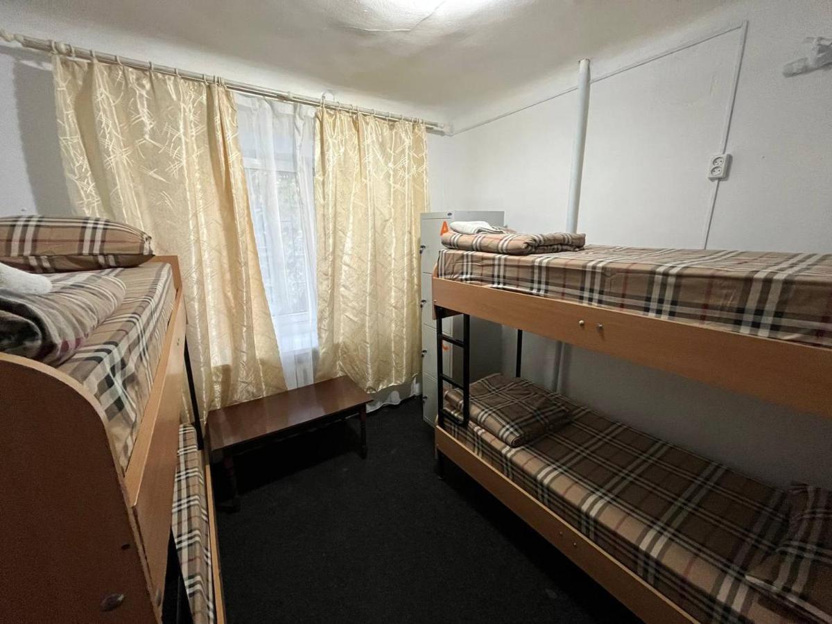 Fox Hostel Kiev Extérieur photo