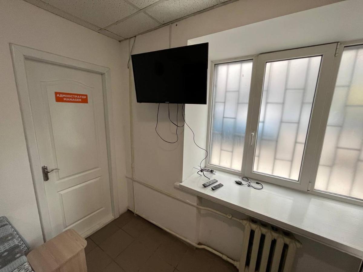 Fox Hostel Kiev Extérieur photo