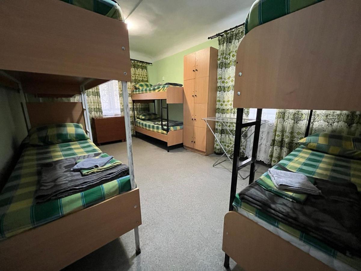 Fox Hostel Kiev Extérieur photo